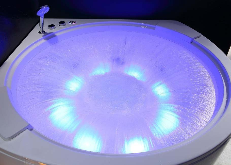 Niagara Luxury Whirlpool Tub - Aquapeutics LLC